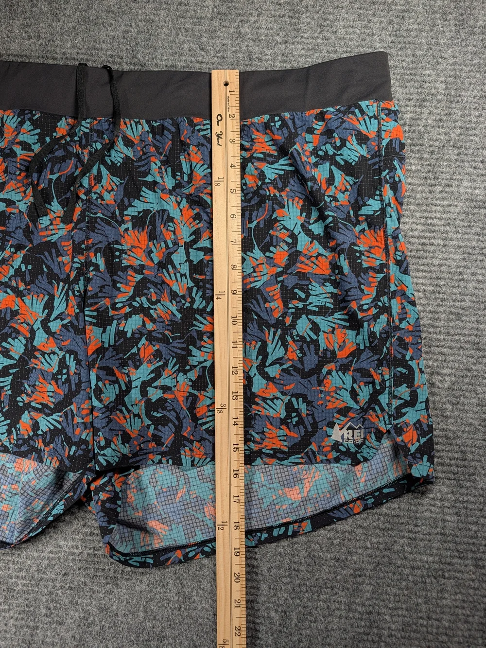 REI Co-op Running Shorts Women's 3XL Swiftland Abstract Print